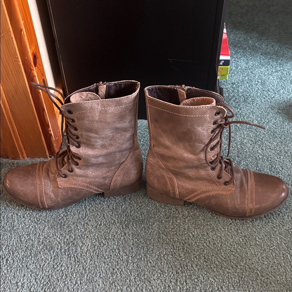 🎵These boots were made for walking 🎵 - Picture 13 of 15